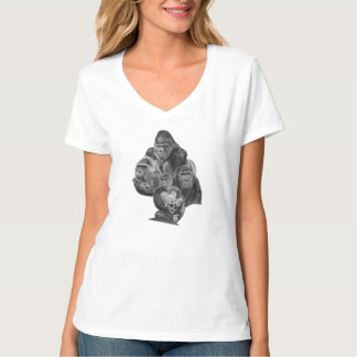 Gorilla Family V-neck T-shirt (ゴリラ家族のVネックT-シャツ）