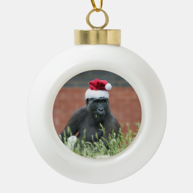 Gorilla zu Weihnachten Keramik Kugel-Ornament (Vorderseite)
