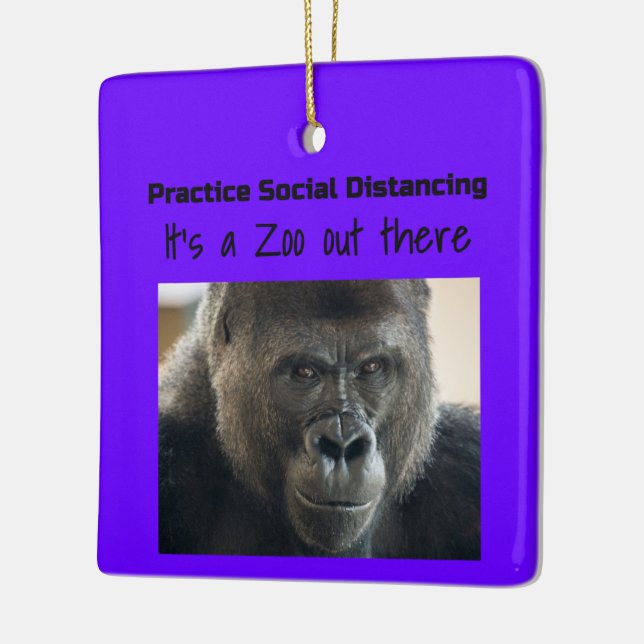 Gorillas im Riot von Midst Corona am Funnycomb Keramikornament (Links)