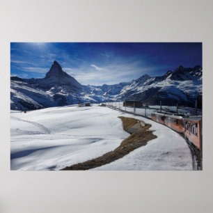 Gornergratbahn-Zug und Matterhorn in Zermatt Poster
