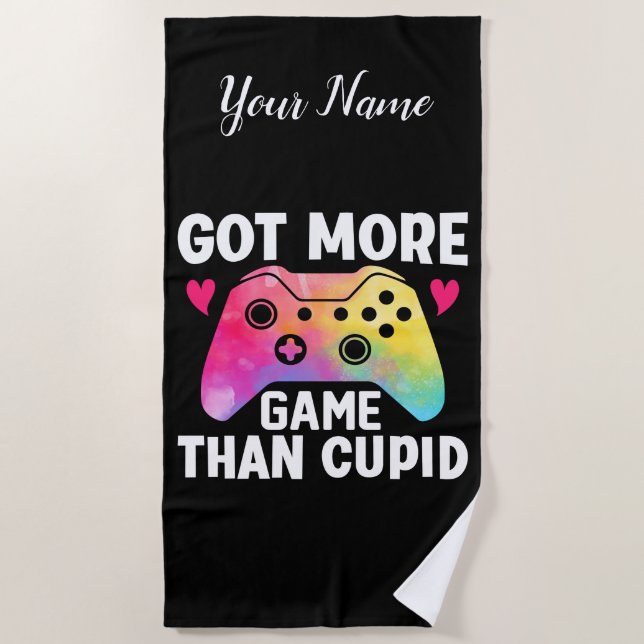 Got mehr Spiel als Cupid Valentine Video Game Strandtuch (Vorderseite)