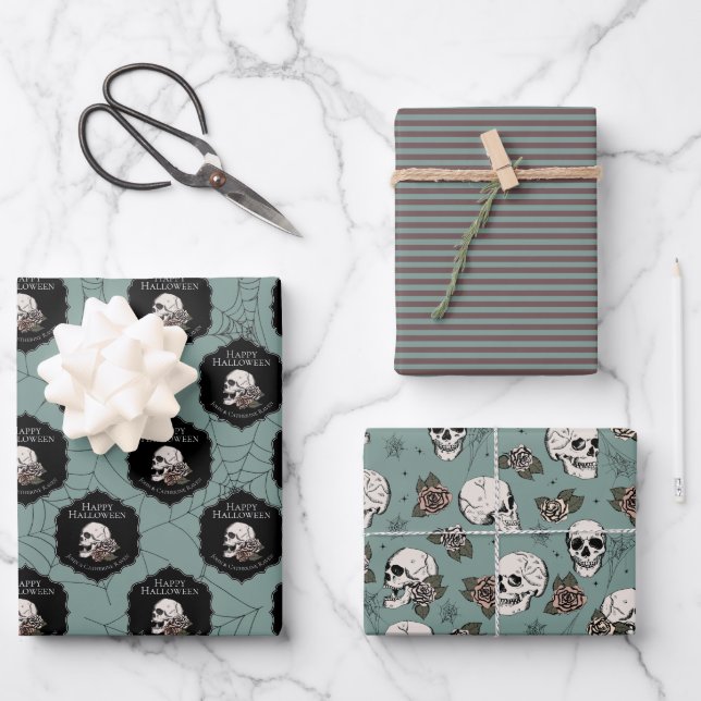 Goth Green Skulls and Stripes Halloween Geschenkpapier Set (Vorderseite)