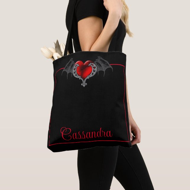 Goth Heart with Bat Wings Personalisiert (Von Nahem)