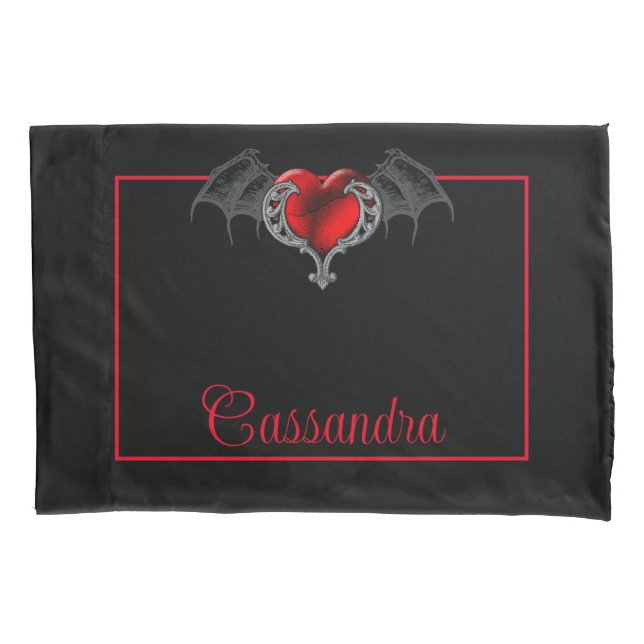 Goth Heart with Bat Wings Personalisiert Kissenbezug (Vorderseite)