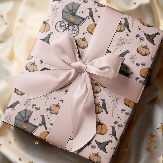 Goth Pink Baby Carriage Halloween Geschenkpapier (Hand-Drawn Victorian Baby Carriages, Pumpkins, Witch Hats, Crows, Spiderwebs and Tiny Mushrooms.)