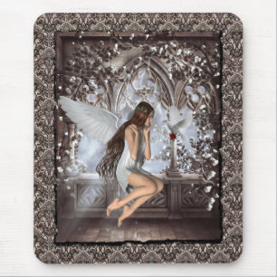 Gothic Angel und ihre Taube Mousepad