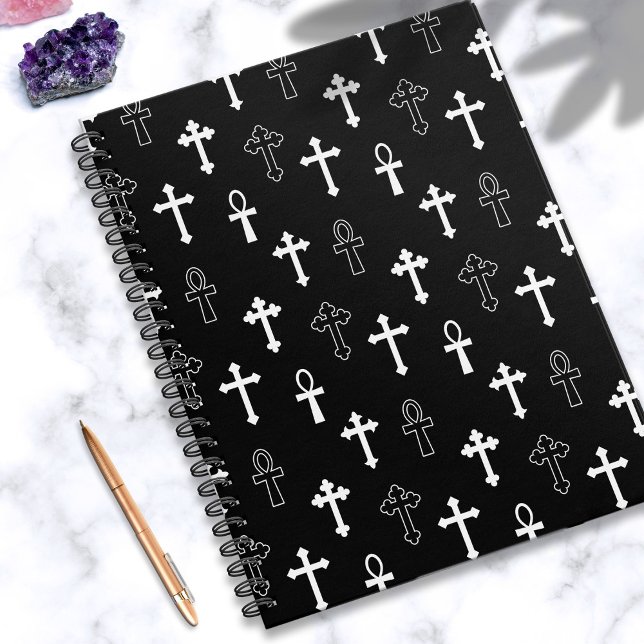 Gothic Ankh Cross Schwarz-weiß Symbol Muster Notizbuch (black notebook with gothic pattern of crosses and ankhs)