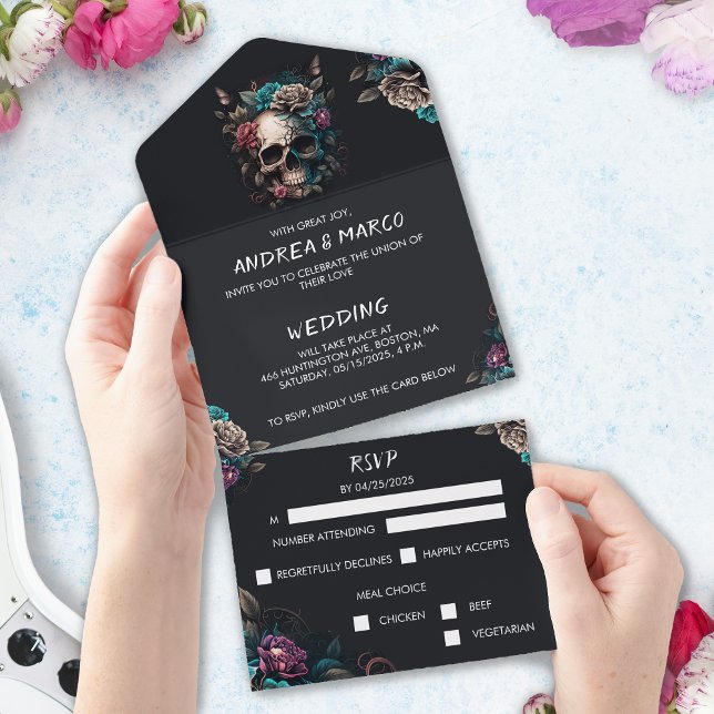 Gothic Black and Lila Halloween Wedween Skull Al All In One Einladung (Skull Wedding Invitation With Rsvp Card)
