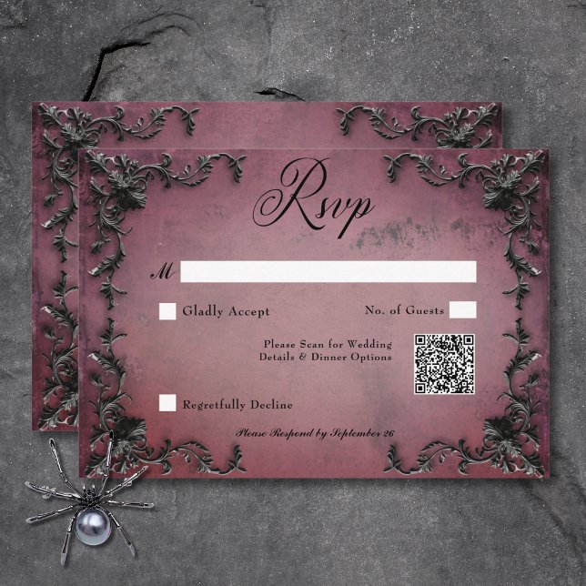 Gothic Black & Burgundy Filigree Herz QR Code RSVP Karte (Gothic Black & Burgundy Filigree Heart QR Code RSVP Card)