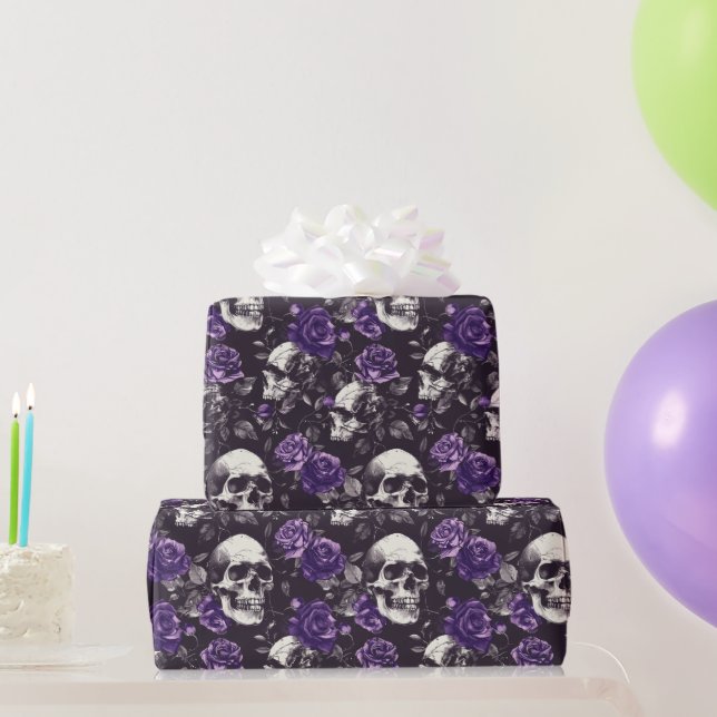 Gothic Black Lila Skulls Rose Wrapping Paper Geschenkpapier (Partygeschenke)