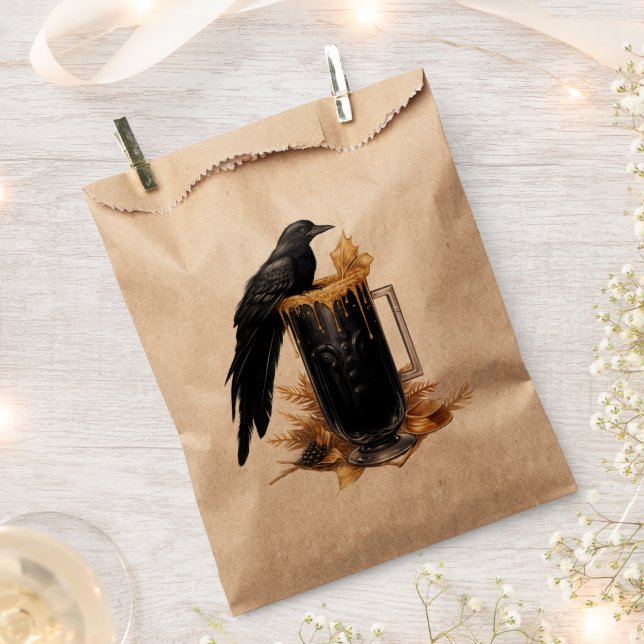 Gothic Crow Spooky Cocktail Halloween Custom Kraft Geschenktütchen (Ausgeschnitten)