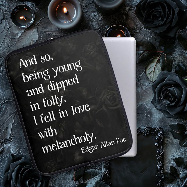 Gothic Dead Rose und Poe Quote Laptopschutzhülle (Von Creator hochgeladen)