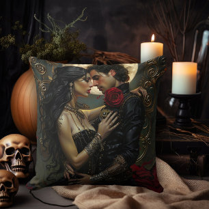 Gothic Embrace Kissen