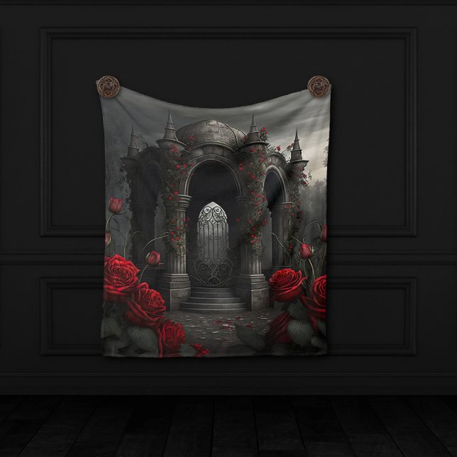 Gothic Friedhof Gazebo mit Rote Rosen bei Nacht Fleecedecke (Von Creator hochgeladen)