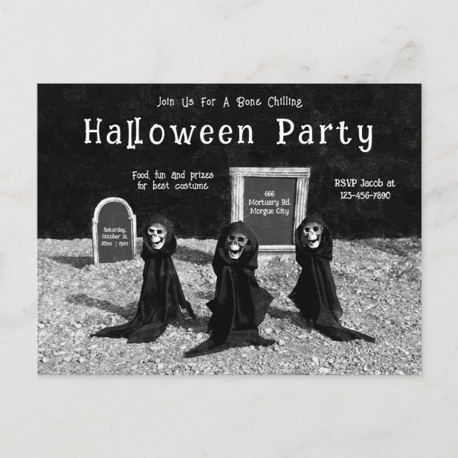 Gothic Ghouls im Friedhof Halloween-Party Einladungspostkarte (Vorderseite)