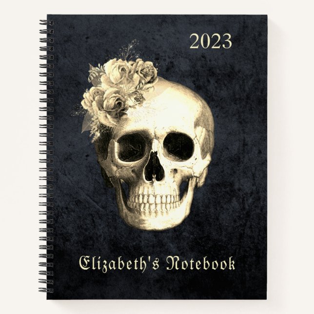 Gothic Glam Skull White Roses Personalisiert Notizbuch (Vorderseite)