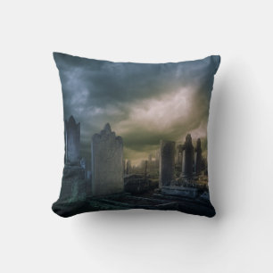Gothic Graveyard Throw Couch Kissen