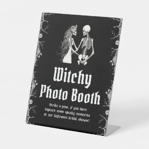 Gothic Halloween Skeleton Witchy Foto Booth Sign Sockelschild