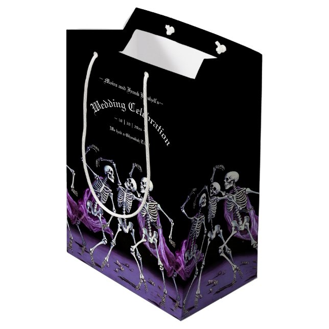 Gothic Lila Dancing Skeletons Gastgeschenk Hochzei Mittlere Geschenktüte (Rückseite Schrägansicht)