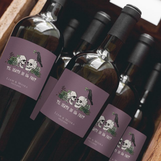 Gothic Lila Til Death Irish Green Floral Skull Weinetikett (Elegant Purple Gothic Til Death Do Us Part Hand-Drawn Floral Skull, Green Roses, Shamrock, Clover...)