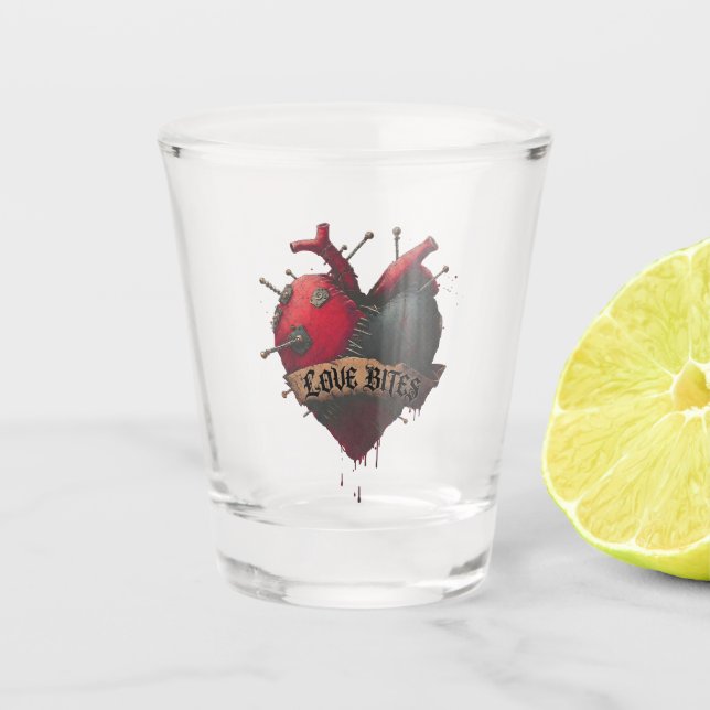 Gothic "Love Bites" Anatomische Herz-Illustration Schnapsglas (Vorderseite)