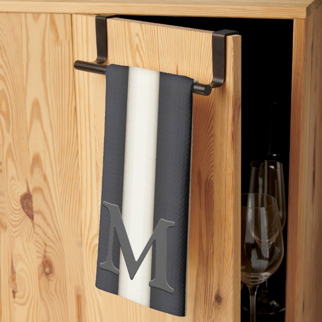 Gothic-Monogramm aus schwarzem und weißem vertikal Geschirrtuch (Drittel gefaltet)