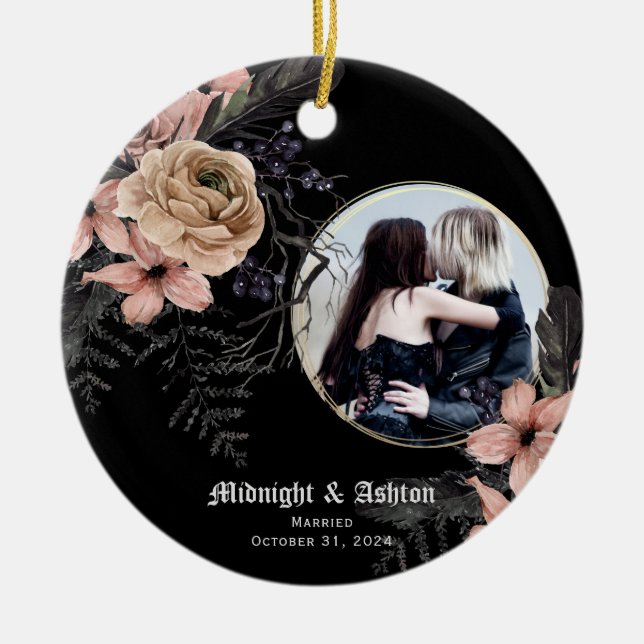 Gothic Moody Floral Foto Verheiratet Keramik Ornament (Vorne)