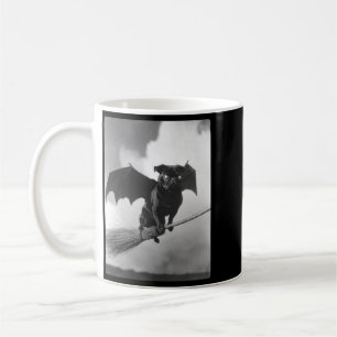 Gothic Mops mit Fledermausflügeln Hexenbesen Gruse Kaffeetasse