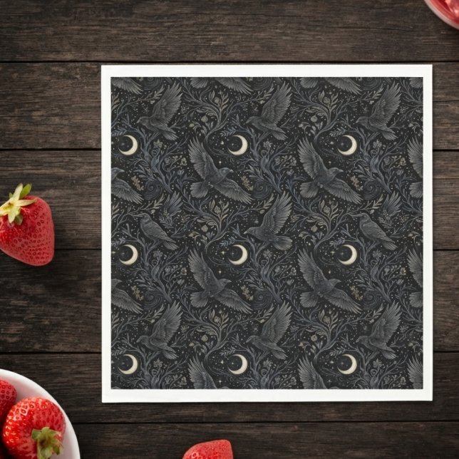Gothic Onyx Celestialer Rabe Serviette (A moody celestial raven napkin for dark academia fans hosting a Halloween party.)