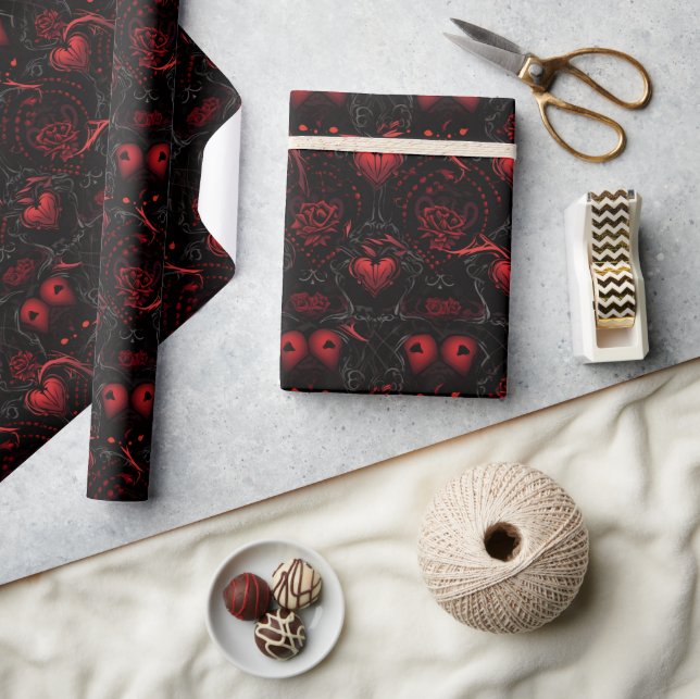 Gothic rote Rosen und rote Herzen Geschenkpapier (Basteln)