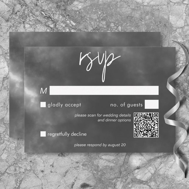 Gothic Schwarz-weiß Raven Embrace Wedding QR Code RSVP Karte (Gothic Black White Raven Embrace Wedding QR Code RSVP Card)