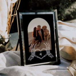 Gothic Skeleton Hands Arch Foto Tischnummern