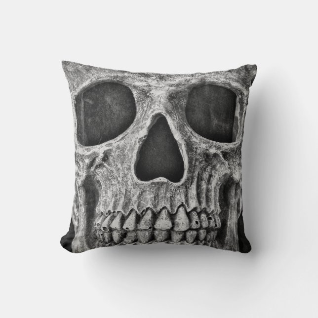 Gothic Skull Black and White Grunge Cool Kissen (Vorderseite)