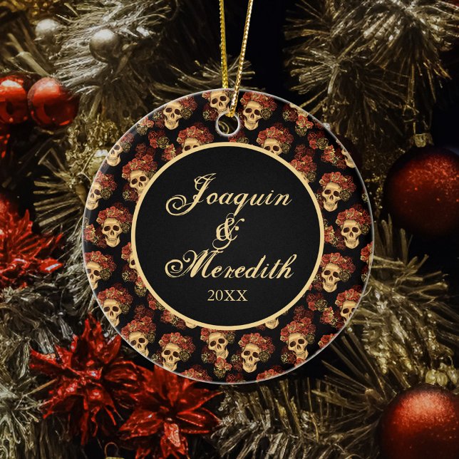 Gothic Skull Black Red Monogram Halloween Keramik Ornament (Von Creator hochgeladen)