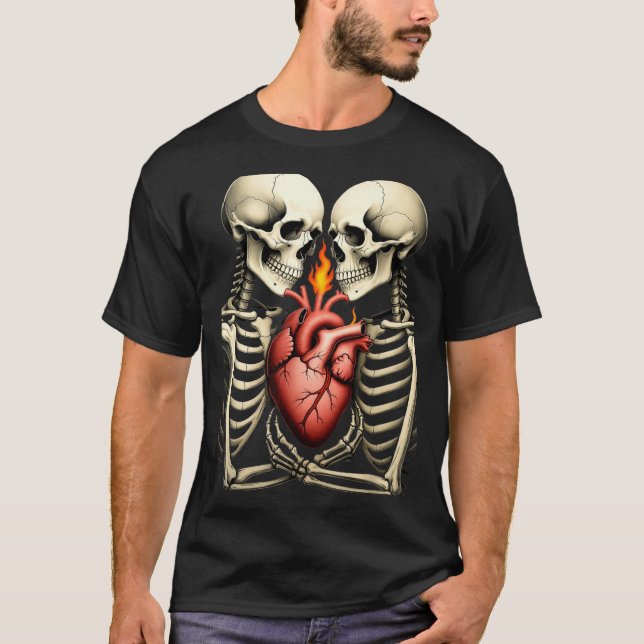 Gothic Skull Couple Flaming Heart Dark Romance Sty T-Shirt (Vorderseite)