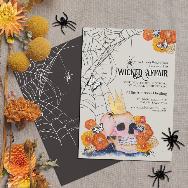Gothic Skull Crown Butterfells BlumenHalloween Einladung (Victorian inspired Halloween party invitation skull with pretty flowers, spiders, and butterflies)
