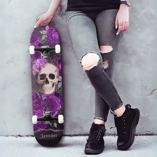 Gothic Skull Dunkle Lila Rose Personalisiert Skateboard (Von Creator hochgeladen)