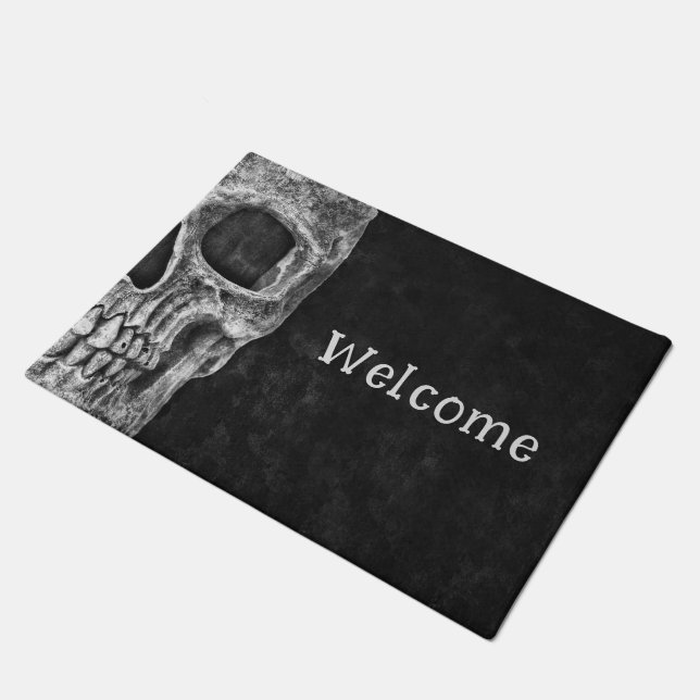Gothic Skull Head Schwarz-Weiß Willkommen Fußmatte (Schrägansicht)