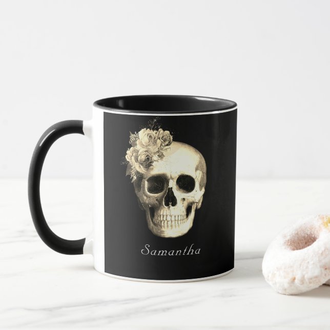 Gothic Skull White Roses Personalisiert Tasse (Mit Donut)