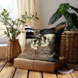 Gothic Skulls in Hats Vintag Halloween Kissen