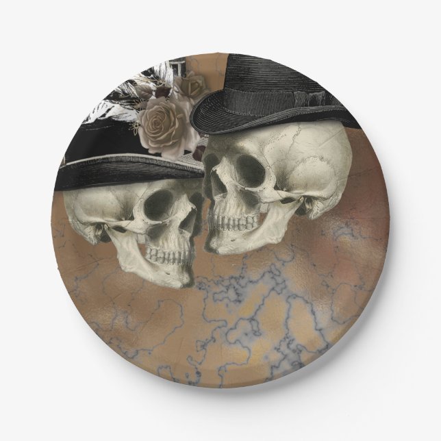Gothic Skulls in Hats Vintag Halloween Pappteller (Vorderseite)