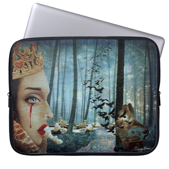 Gothic Surreal Unique Collage Sad Queen of Hearts Laptopschutzhülle (Vorderseite)