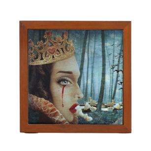 Gothic Surreal Unique Collage Sad Queen of Hearts Stifthalter