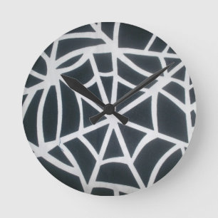 Gothic Web Velocity Bold Black and White Designer Runde Wanduhr