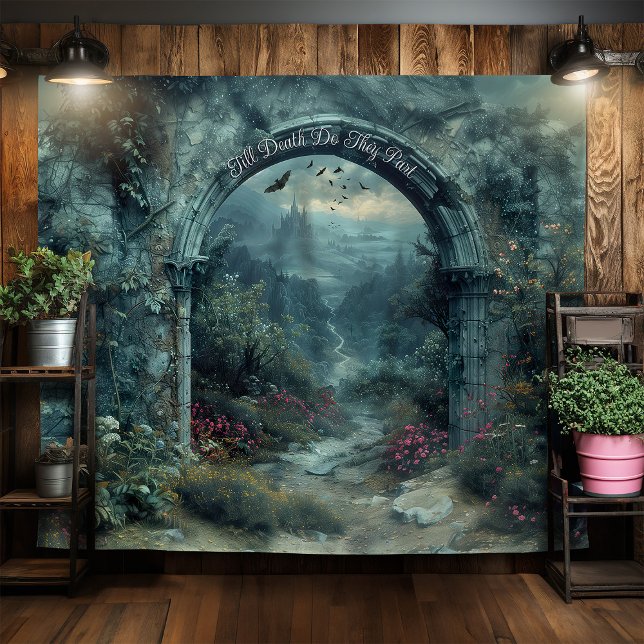 Gothic Wedding Arch Wall Hanging Selfie Station Wandteppich (Von Creator hochgeladen)