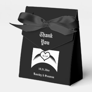 Gothic Wedding Flügelherz Mit Monogramm Geschenkschachtel