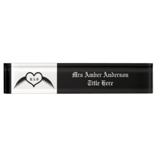 Gothic Wedding Flügelherz Mit Monogramm Namensplakette
