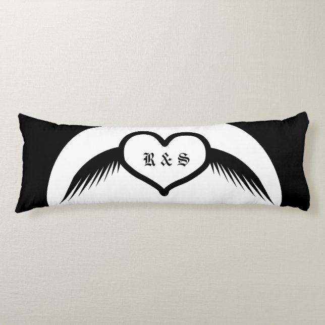 Gothic Wedding Flügelherz Mit Monogramm Seitenschläferkissen (Vorderseite)