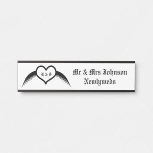 Gothic Wedding Flügelherz Mit Monogramm Türschild