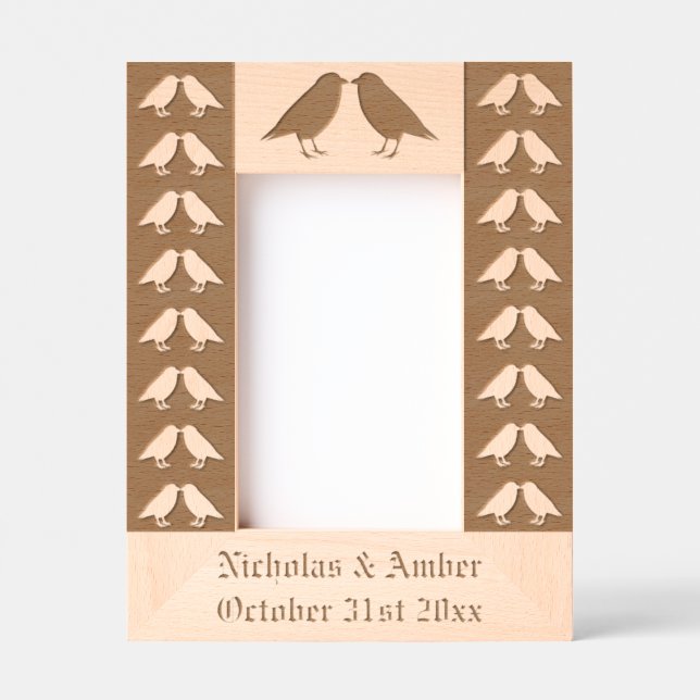 Gothic Wedding Kissing Ravens Custom Geätzte Rahmen (Vorderseite)